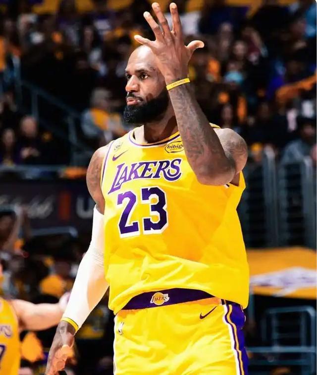 bti体育官方入口-詹姆斯燃尽湖人3-0火箭 老詹带队过首轮就是GOAT？